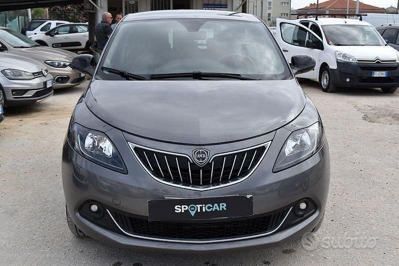 Usata Lancia Ypsilon S 69 CV (50 kW) 2024 Grigio Utilitaria