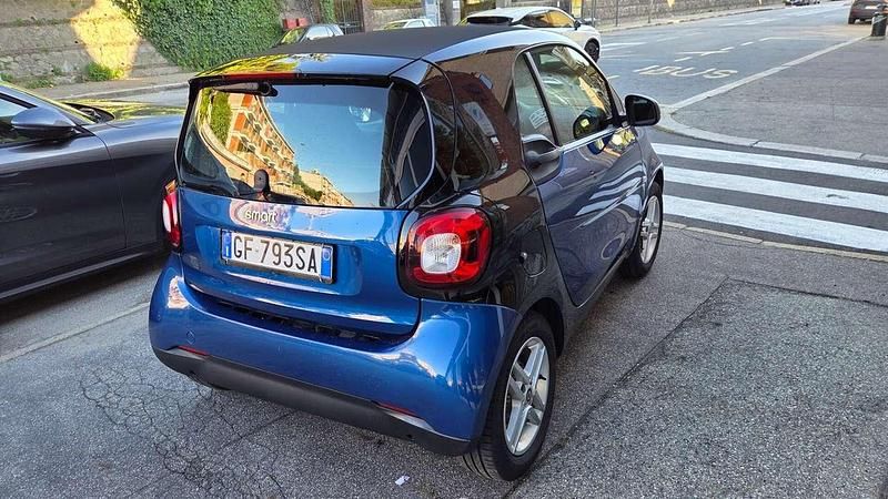 Usata Smart ForTwo Coupé Pure 41 kW (56 CV) 2021 Blu Utilitaria