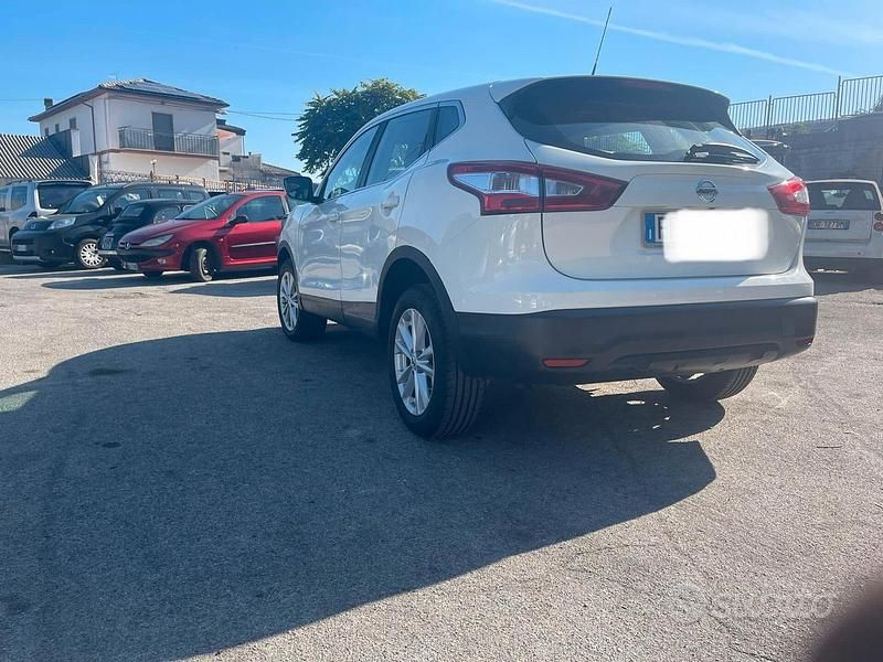 Usata Nissan Qashqai Tekna 131 CV (96 kW) 2016 Bianco SUV
