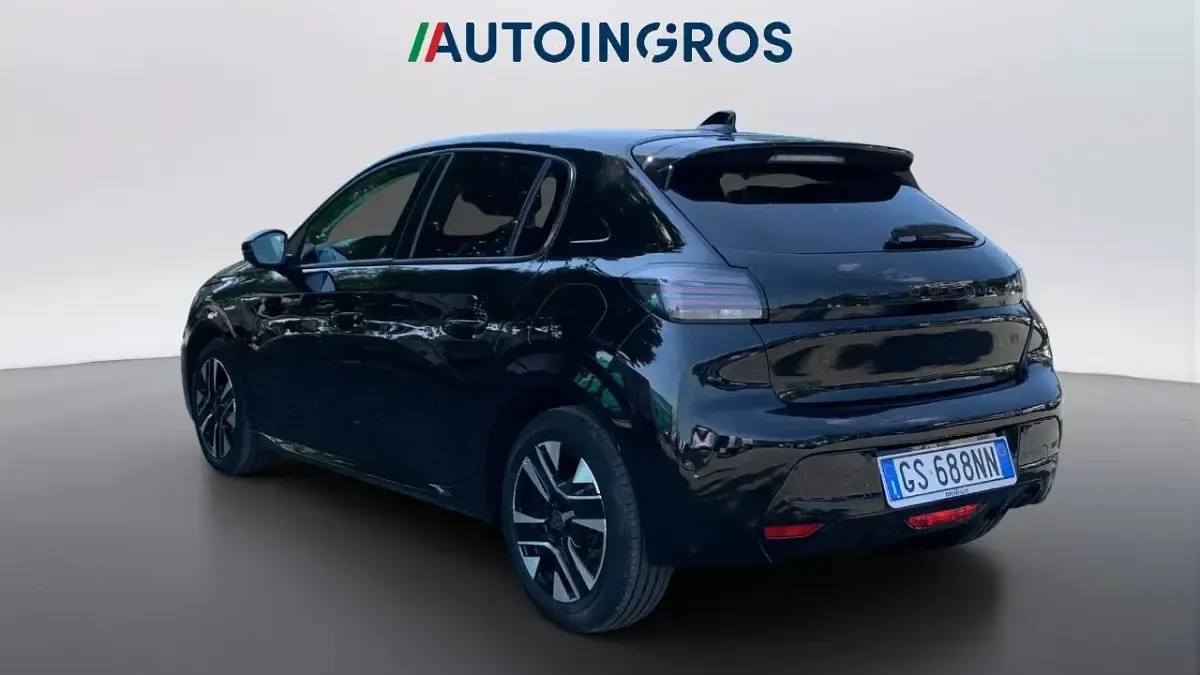 Usata Peugeot 208 Allure 101 CV (74 kW) 2024 Nero Utilitaria