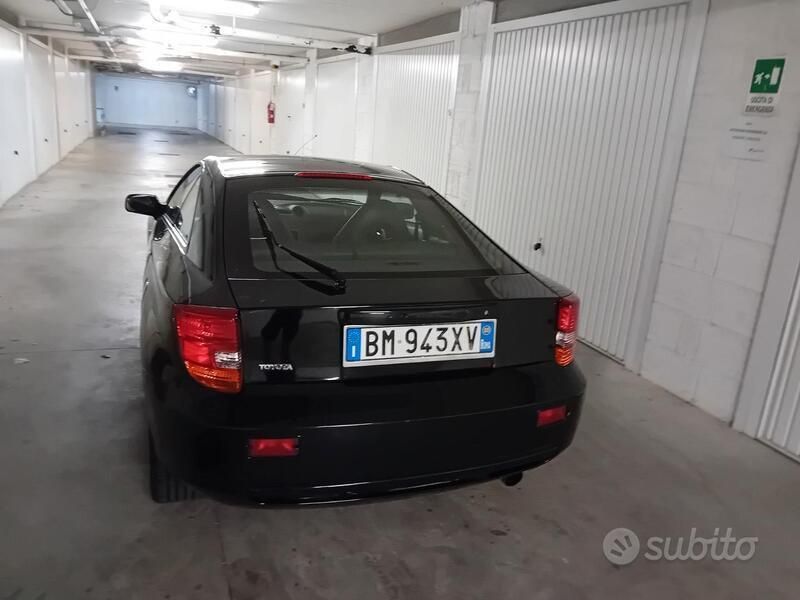 Usata Toyota Celica 143 CV (105 kW) 2000 Nero Coupé