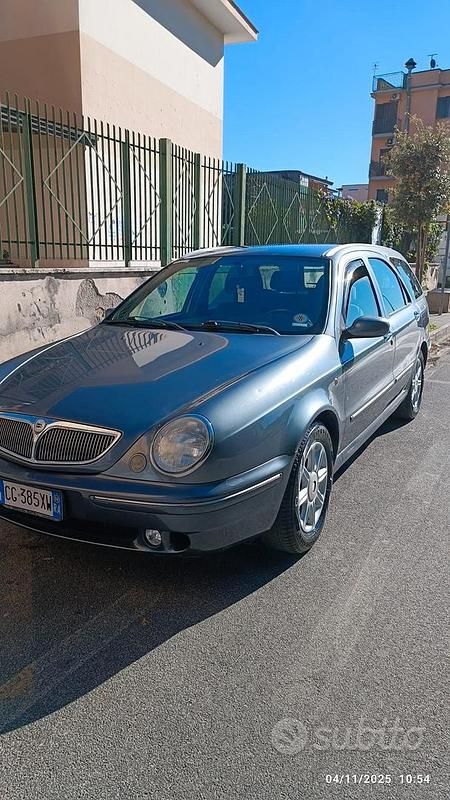 Usata Lancia Lybra 116 CV (85 kW) 2004 Grigio Berlina