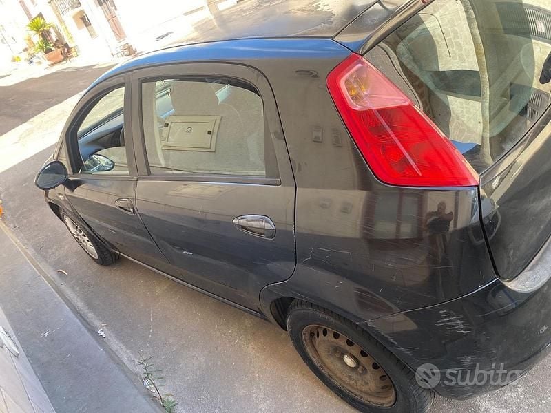 Usata Fiat Grande Punto 102 CV (75 kW) 2006 Utilitaria