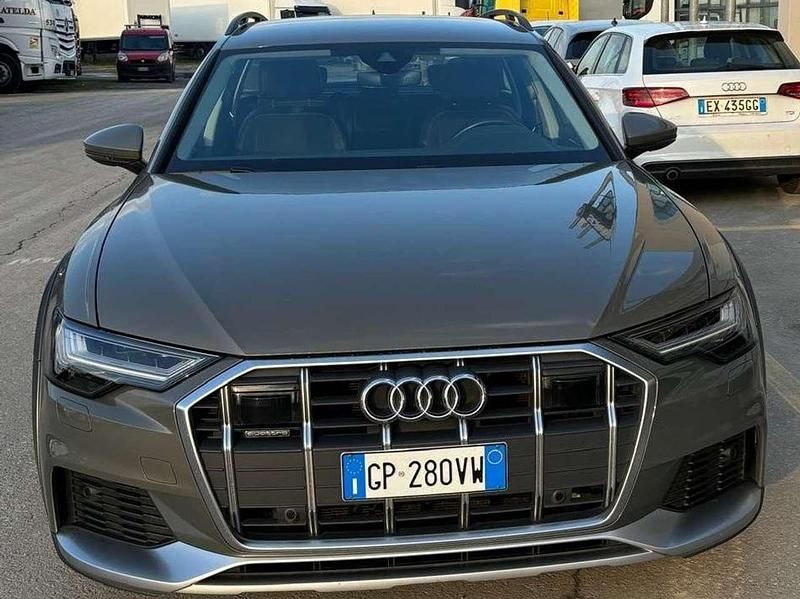 Usata Audi A6 Allroad Ambiente 344 CV (253 kW) 2023 Grigio chronos Station wagon