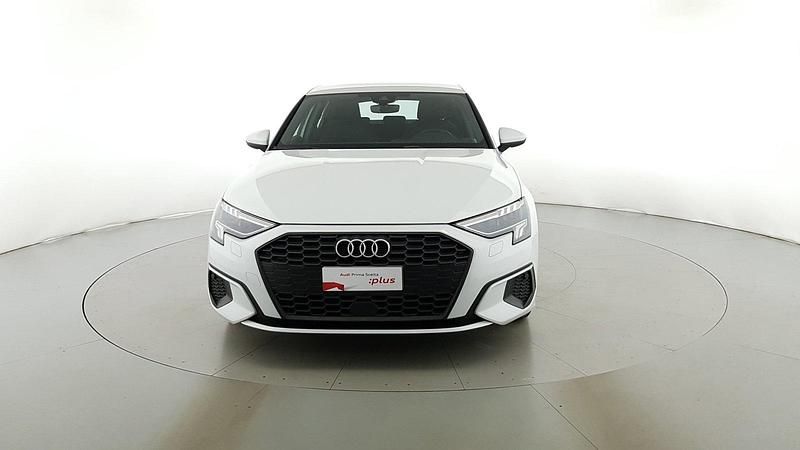 Usata Audi A3 Business 204 CV (150 kW) 2023 Bianco ghiaccio metallizzato Berlina
