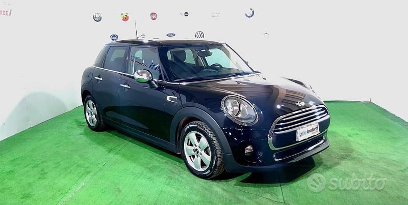 Käytetty Mini Cooper D 95 HP (69 kW) 2016 Musta Viistoperä