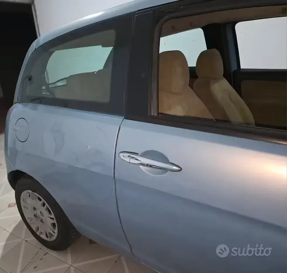 Usata Lancia Ypsilon 69 CV (50 kW) 2005 Blu Utilitaria