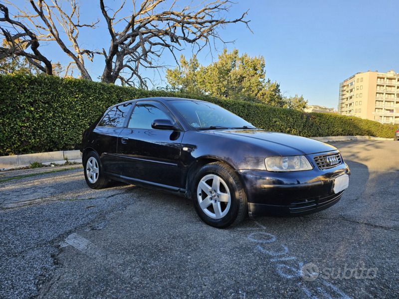 Usata Audi A3 110 CV (80 kW) 2001 Blu Utilitaria