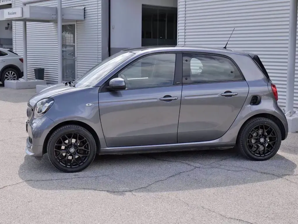 Usata Smart ForFour Passion 71 CV (52 kW) 2019 Grigio Utilitaria