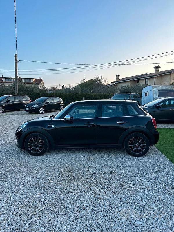 Usata Mini One D Hype 95 CV (69 kW) 2015 Nero Utilitaria