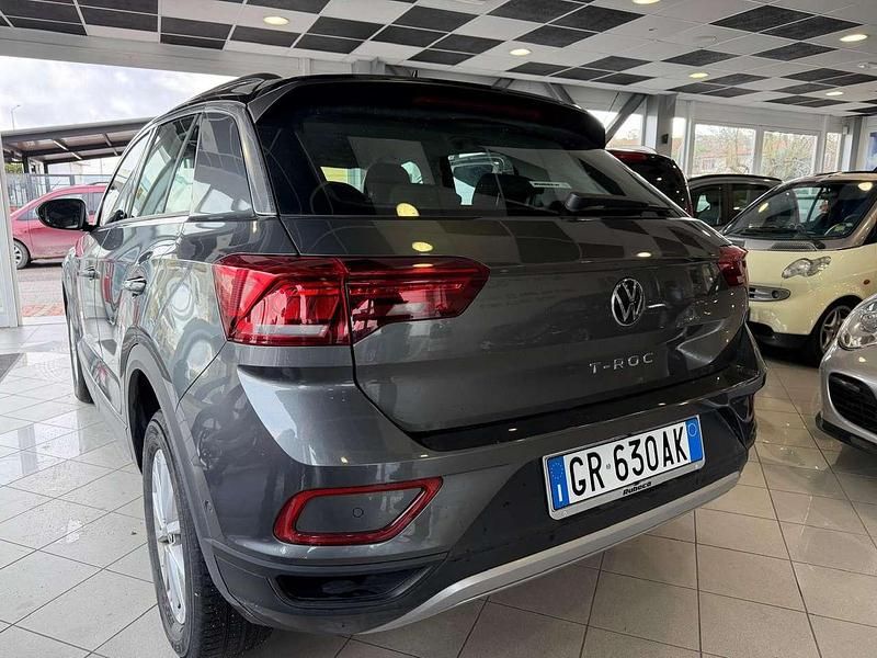 Usata VW T-Roc Life 150 CV (110 kW) 2023 Grigio SUV