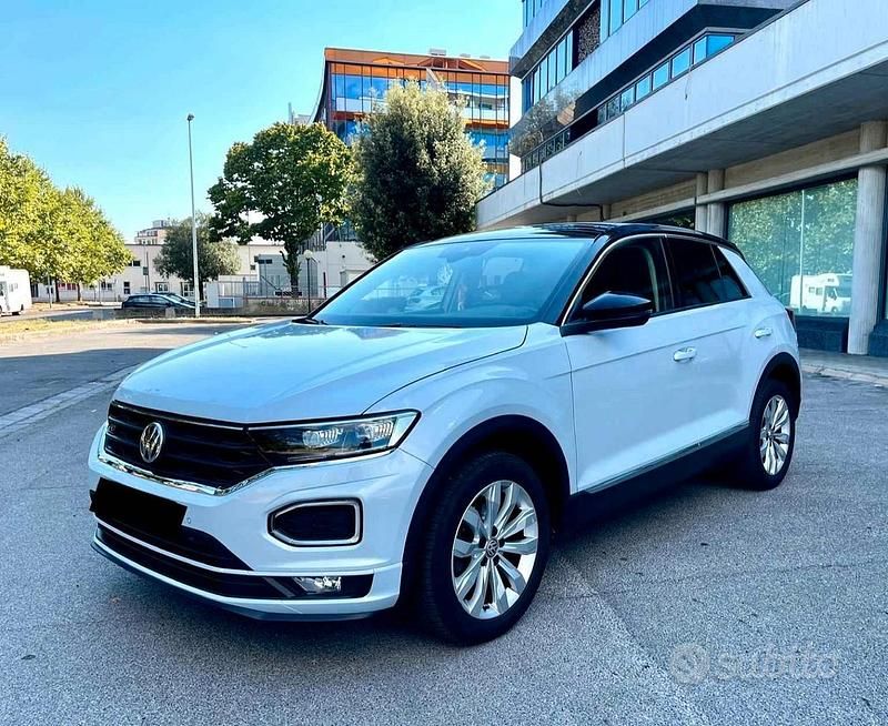 Bianco Usata 2019 VW T-Roc Advance SUV | 18.000 € (Molto cara) - Immagine 1/4