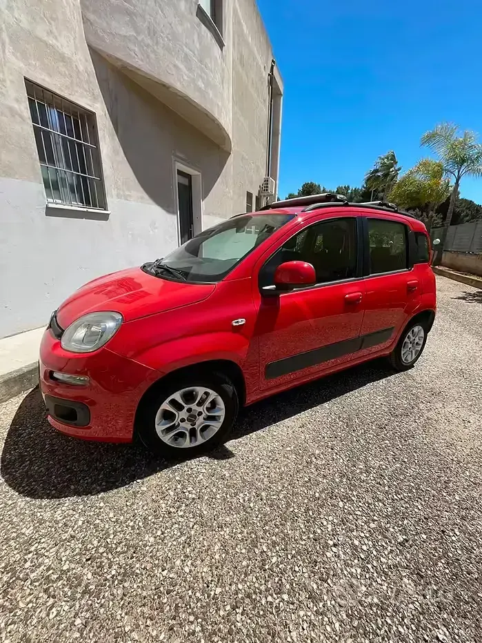 Usata Fiat Panda Lounge 69 CV (50 kW) 2019 Rosso Utilitaria