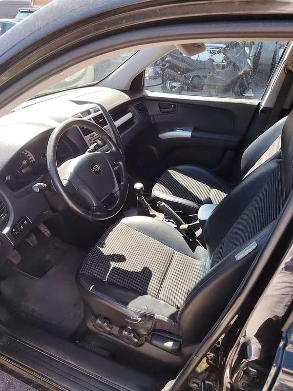 Usata Kia Sportage Active 140 CV (102 kW) 2006 Nero SUV