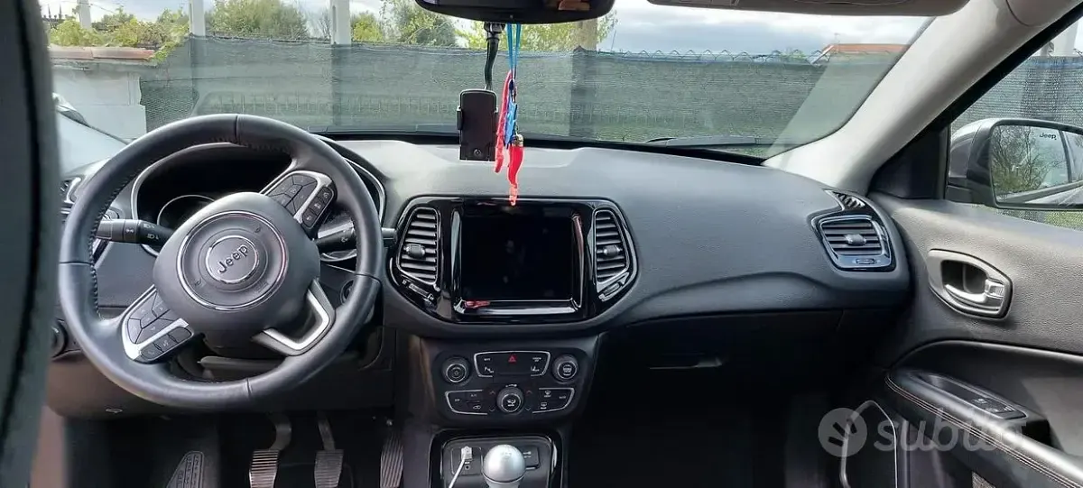 Usata Jeep Compass 120 CV (88 kW) 2018 Grigio SUV