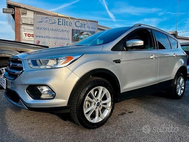 Grigio Usata 2017 Ford Kuga Titanium SUV | 14.500 € (Buon prezzo) - Immagine 1/4