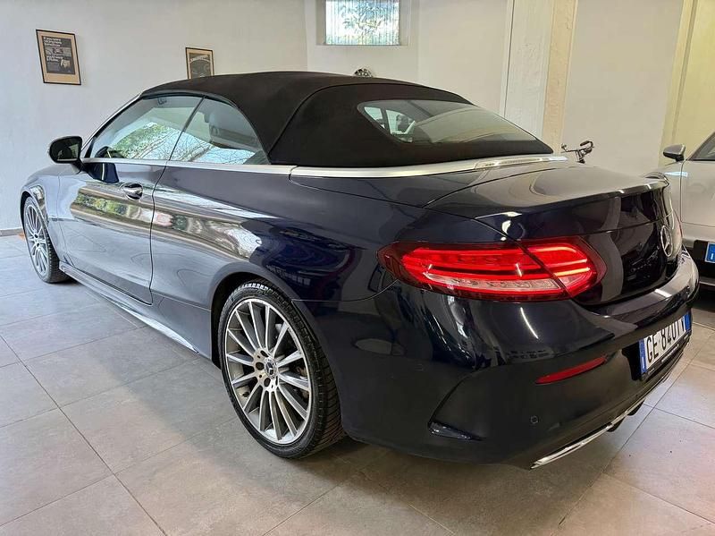 Gebraucht Mercedes C220 AMG Line Premium Plus 194 PS (142 kW) 2019 Blau Cabrio