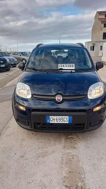 Usata Fiat Panda Cross Cross 69 CV (50 kW) 2022 Blu/azzurro Utilitaria