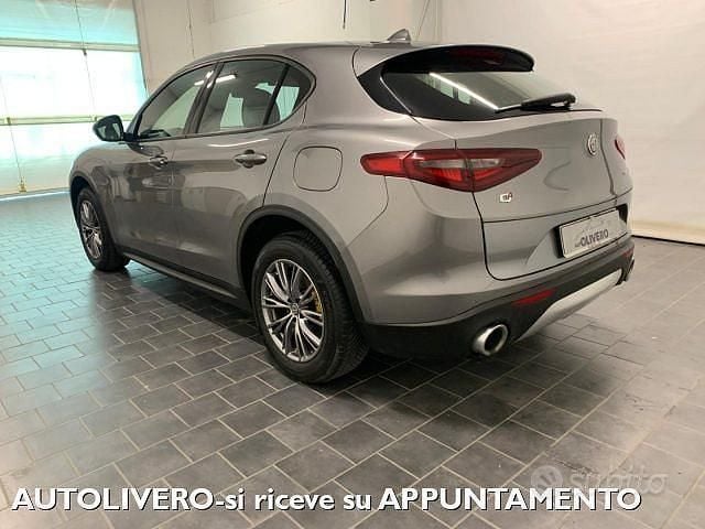 Usata Alfa Romeo Stelvio Executive 210 CV (154 kW) 2017 Grigio SUV