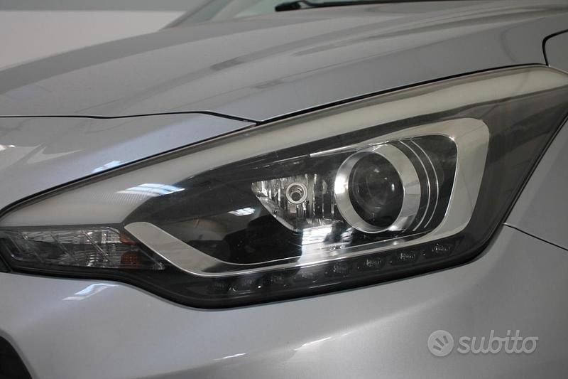 Usata Hyundai i20 Comfort 74 CV (54 kW) 2017 Grigio Berlina