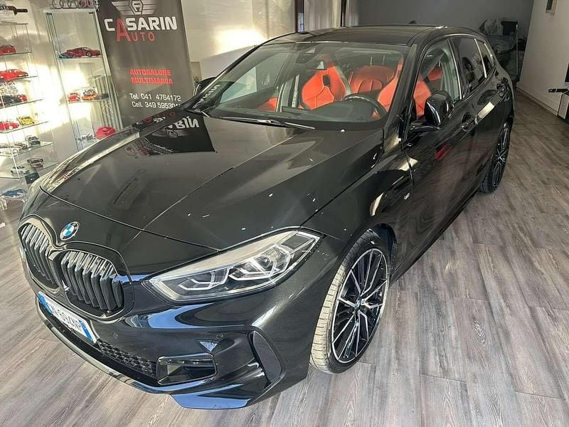 Nero Usata 2023 BMW 120 M Sport Due volumi | 30.900 € (Buon prezzo) - Immagine 1/4