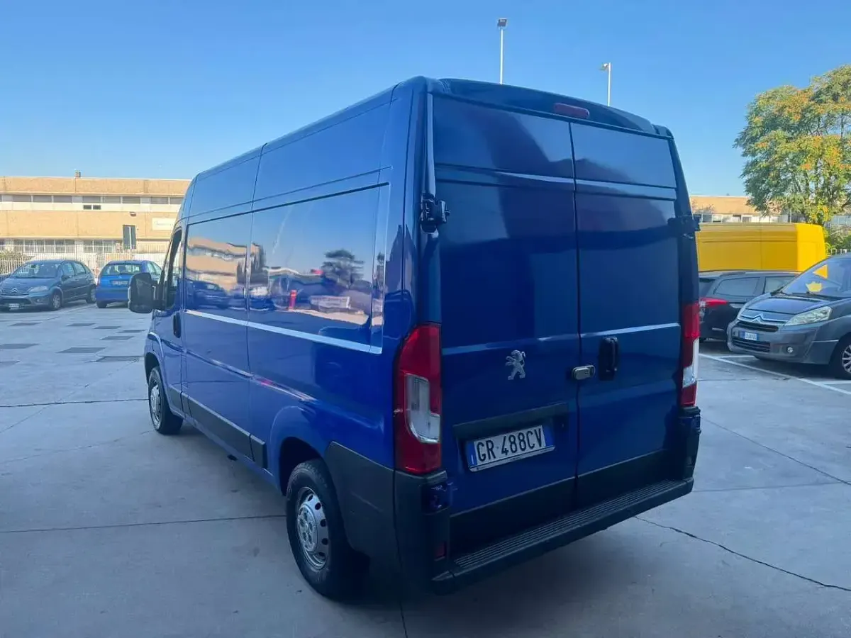 Usata Peugeot Boxer 140 CV (102 kW) 2023 Blu Furgone