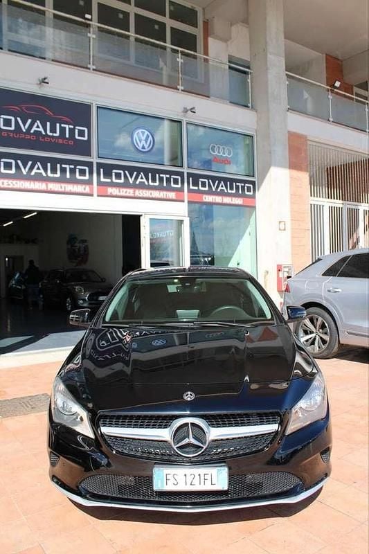 Usata Mercedes CLA200 Shooting Brake Business 136 CV (100 kW) 2018 Nero Station wagon