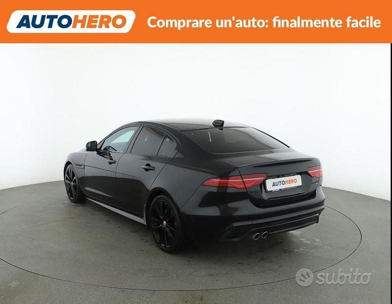Usata Jaguar XE R-Dynamic 204 CV (150 kW) 2021 Nero Berlina