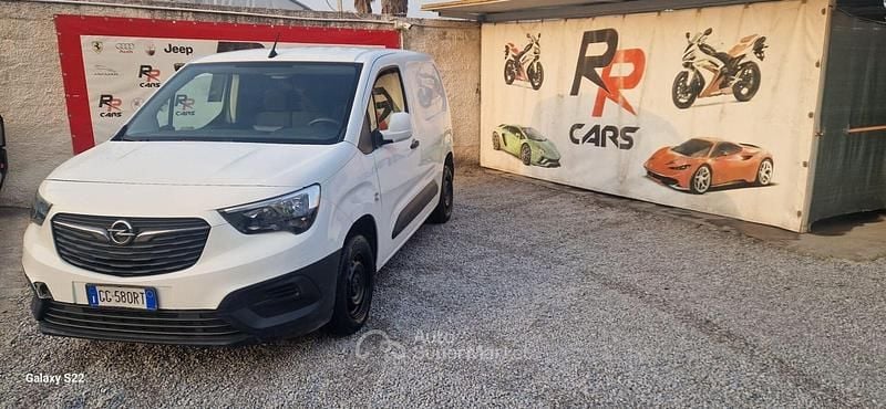 Usata Opel Combo Edition 102 CV (75 kW) 2021 Bianco Monovolume