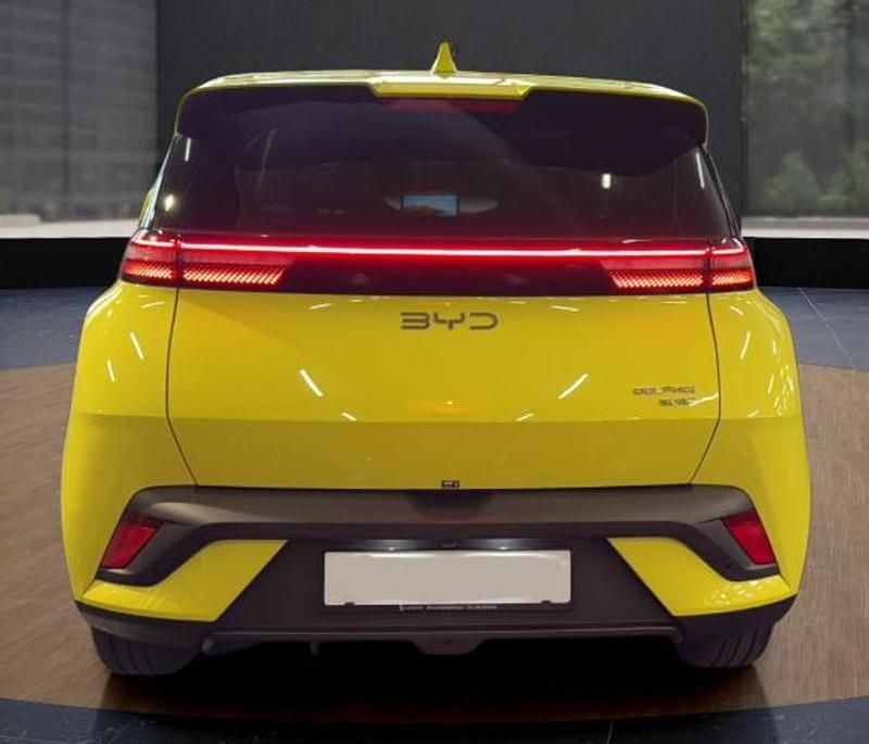 Usata BYD Dolphin Surf Comfort 114 kW (156 CV) 2025 Lime green Utilitaria