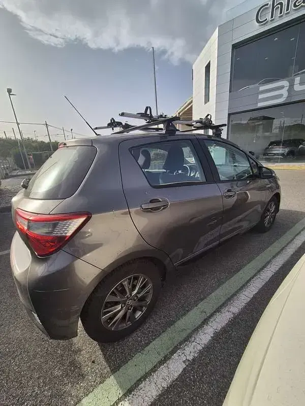 Usata Toyota Yaris Hybrid Style 75 CV (55 kW) 2016 Berlina