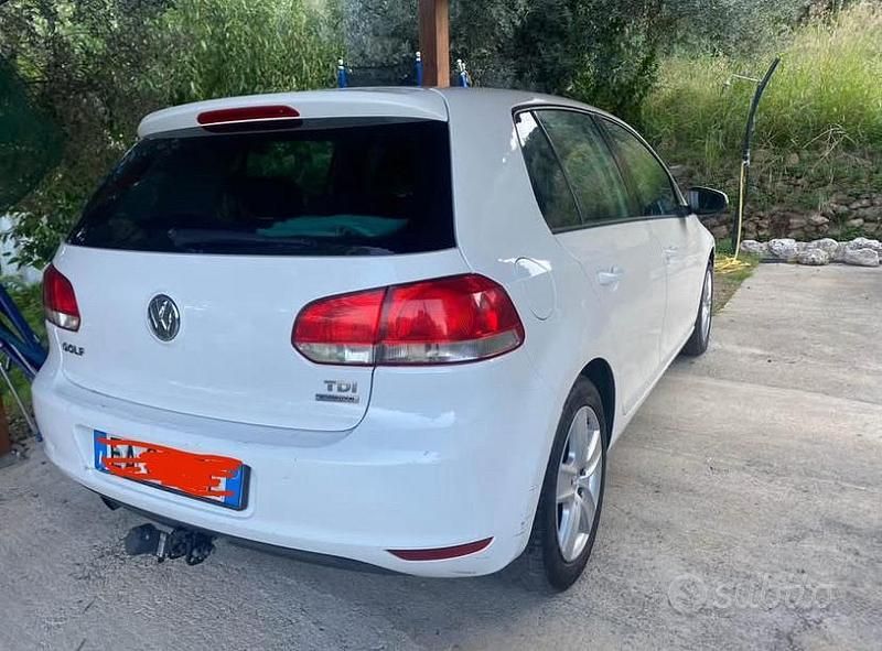 Usata VW Golf VI 105 CV (77 kW) 2010 Bianco Utilitaria