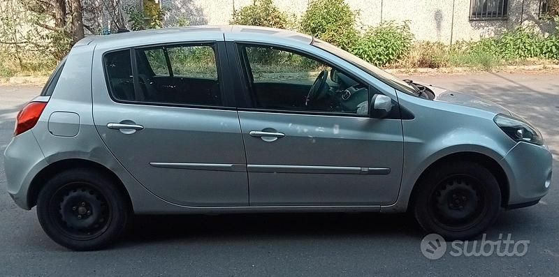 Usata Renault Clio IV 75 CV (55 kW) 2012 Grigio Berlina