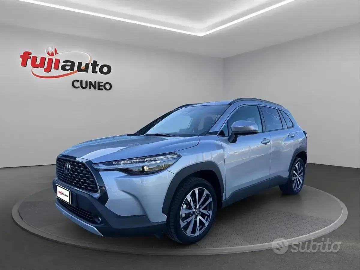 Nuova Toyota Corolla Cross Trend 197 CV (144 kW) 2026 Grigio SUV