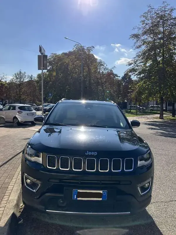 Usata Jeep Compass Limited 140 CV (102 kW) 2018 Nero SUV
