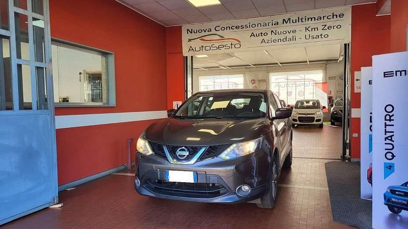 Bronzo Usata 2016 Nissan Qashqai Acenta SUV | 10.950 € (Buon prezzo) - Immagine 1/4