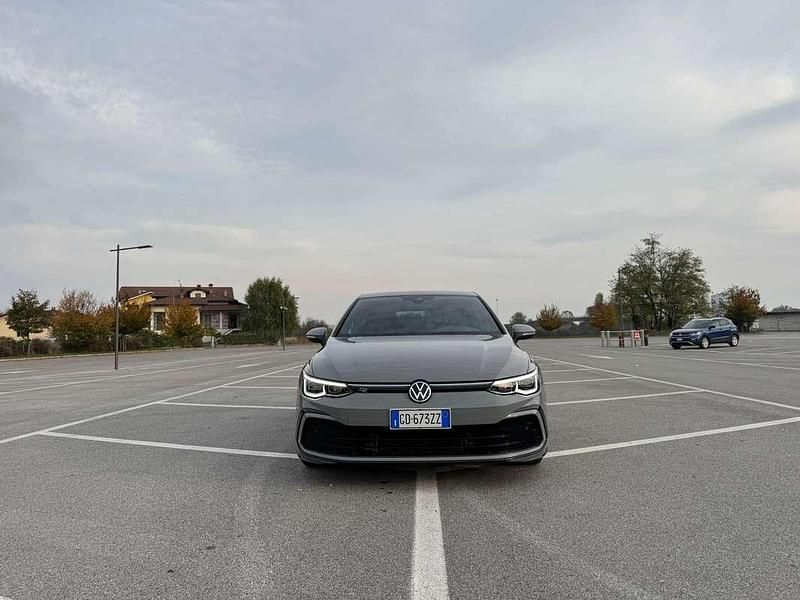 Usata VW Golf VII R-line 150 CV (110 kW) 2021 Grigio Utilitaria