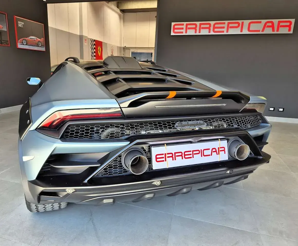 Usata Lamborghini Huracán 610 CV (448 kW) 2024 Blu kai Coupé
