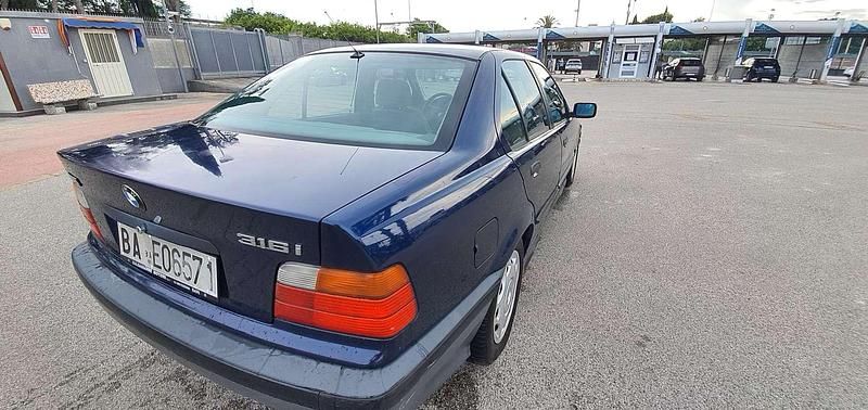 Usata BMW 316 99 CV (72 kW) 1993 Blu/azzurro Berlina