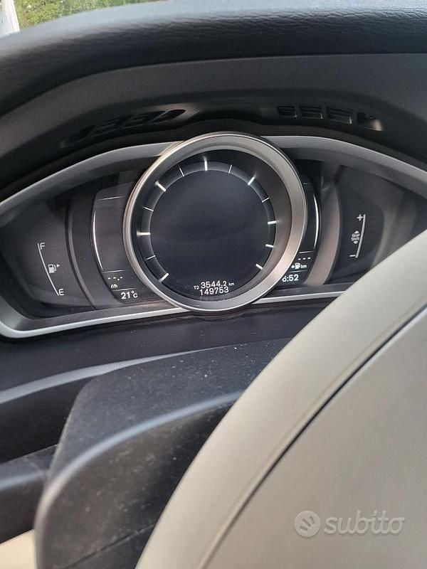 Usata Volvo V40 Ocean Race 150 CV (110 kW) 2016 Blu Berlina