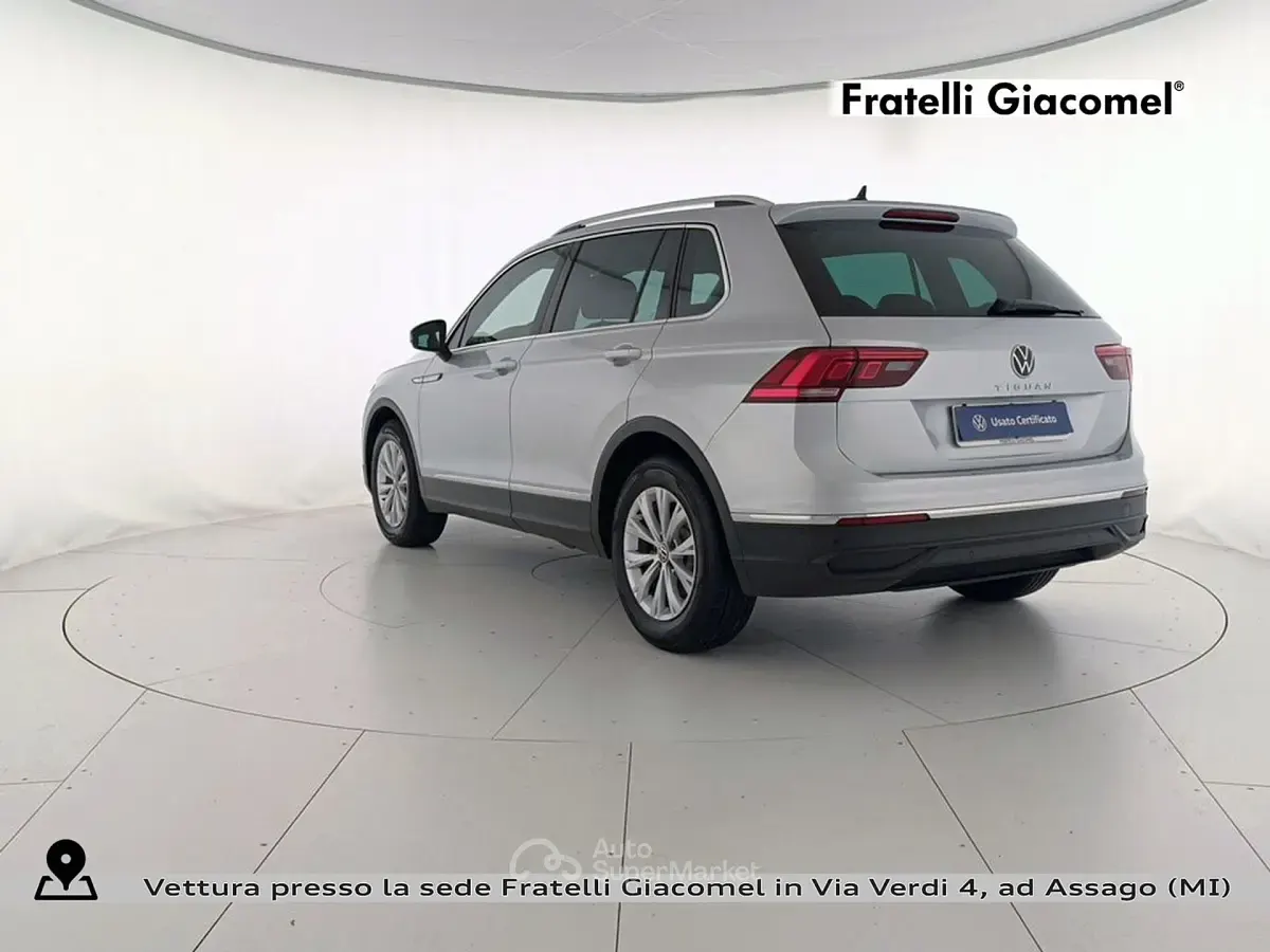 Usata VW Tiguan Life 150 CV (110 kW) 2023 Reflex silver metallizzato SUV