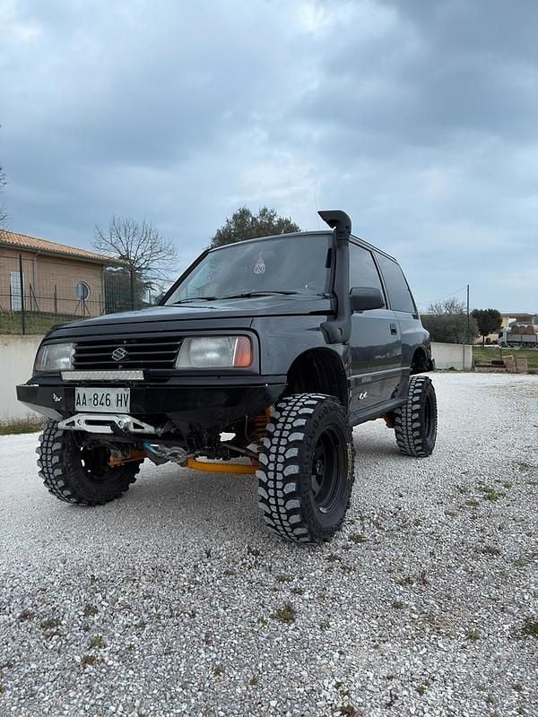 Usata Suzuki Vitara 82 CV (60 kW) 1992 Grigio Utilitaria