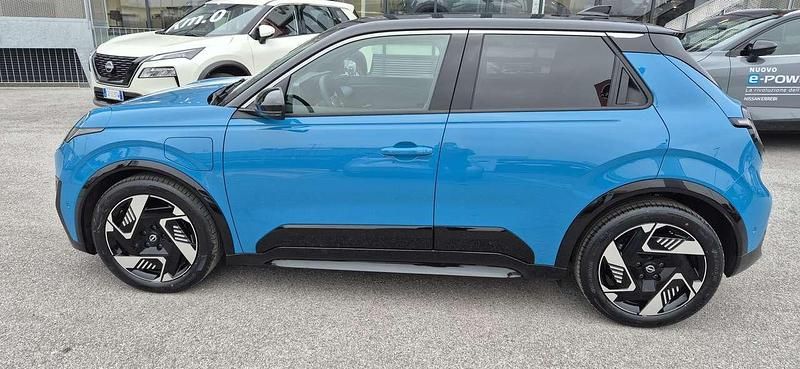 Nuova Nissan Micra Evolve 110 kW (150 CV) 2026 Authentic blue / black Utilitaria