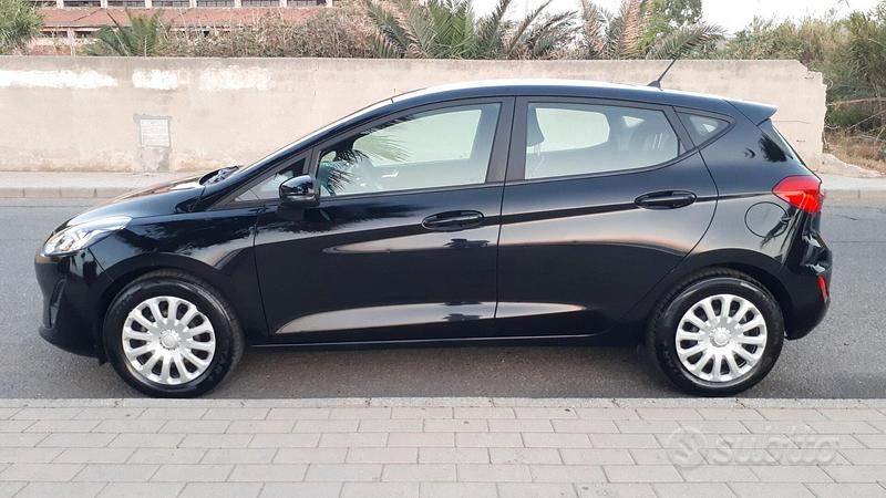 Usata Ford Fiesta Titanium 85 CV (62 kW) 2018 Nero Utilitaria
