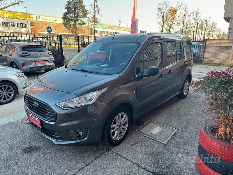 Usata Ford Tourneo Connect Titanium 120 CV (88 kW) 2019 Grigio Monovolume