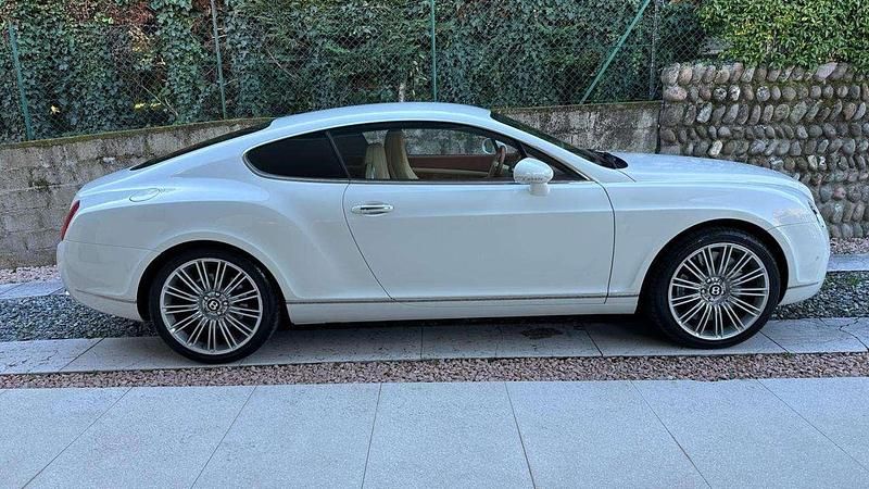 Usata Bentley Continental GT 610 CV (448 kW) 2009 Bianco pastello Coupé