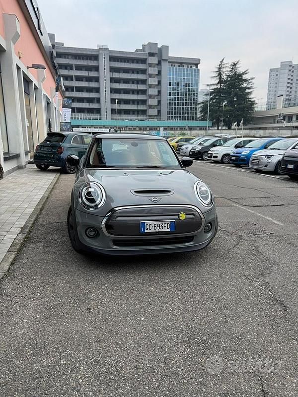 Usata Mini Cooper SE 160 kW (218 CV) 2020 Utilitaria