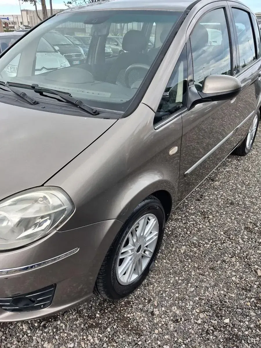 Usata Lancia Musa S 95 CV (69 kW) 2011 Marrone Monovolume