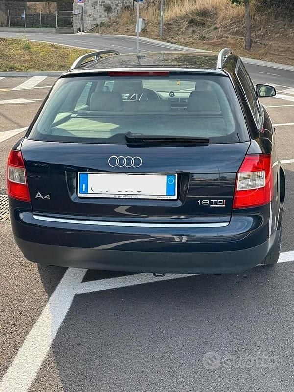 Occasion Audi A4 Premium 130 PK (95 kW) 2004 Blauw Stationwagen