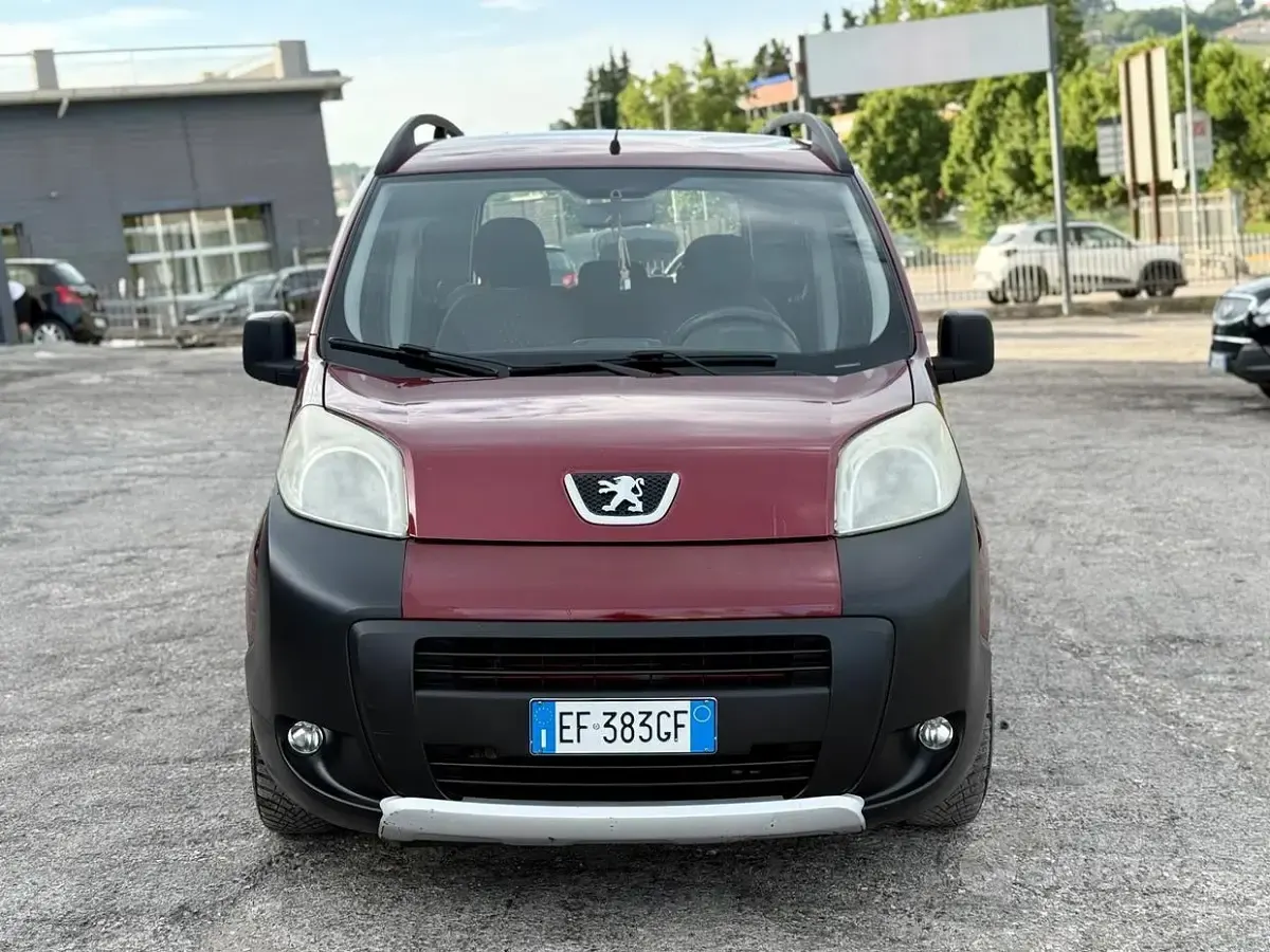 Usata Peugeot Bipper 68 CV (50 kW) 2011 Rosso Monovolume